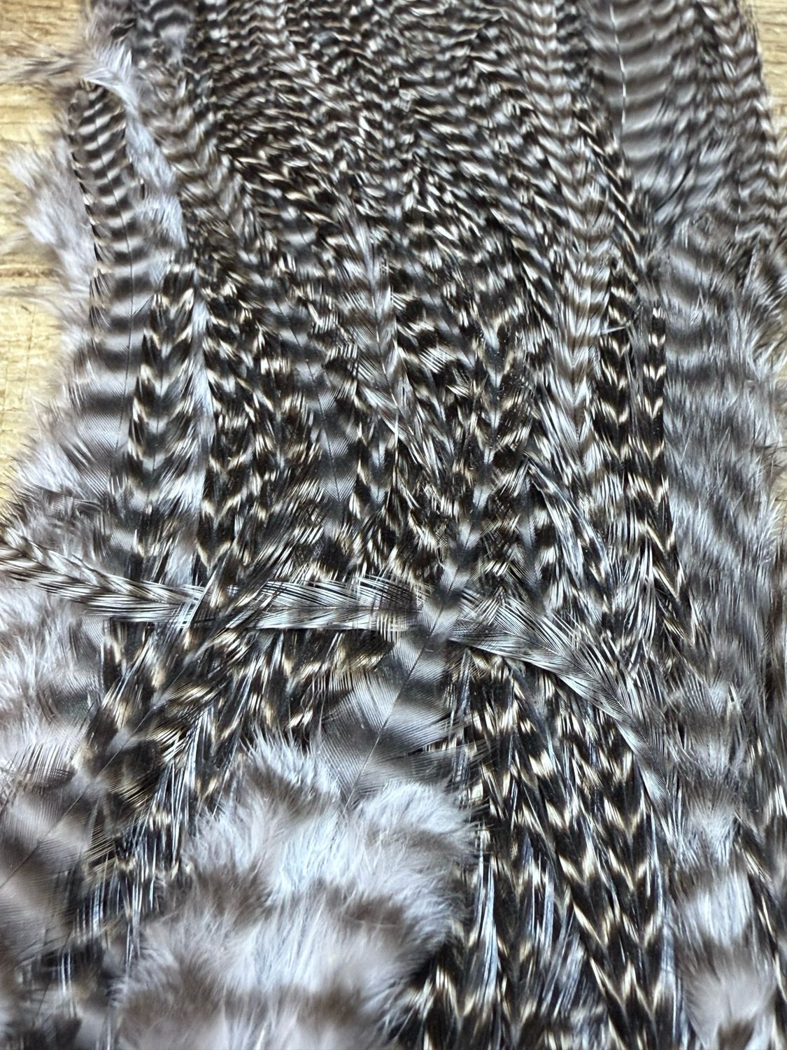 Hareline Half Grizzly Saddle Natural