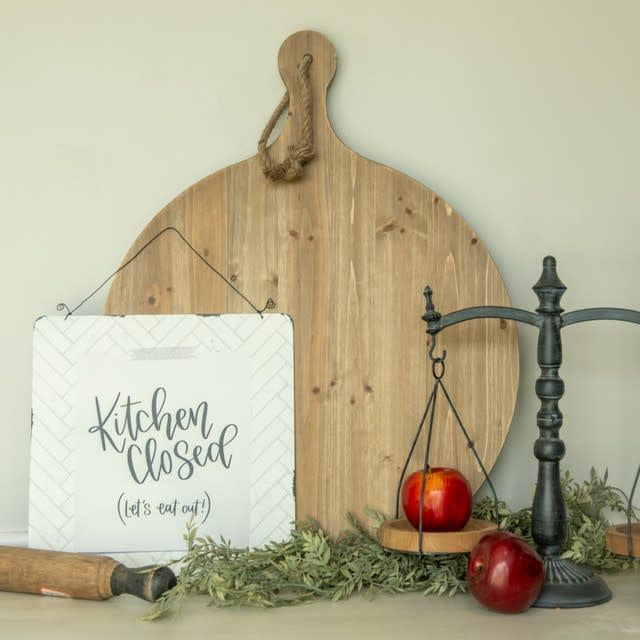 Round Handle Round Bread Board 25.75”