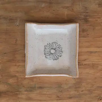 Clearance Square Dish - Daisy