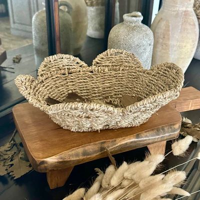 Oval Scallop Seagrass Tray Basket