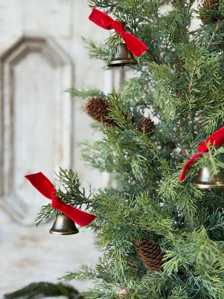 Crescendo Bells Embellishment Box of 12