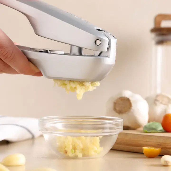 Susi 4 Garlic Press