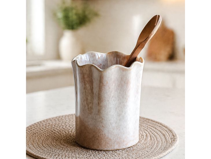 6.9" Scallop Edge Vase