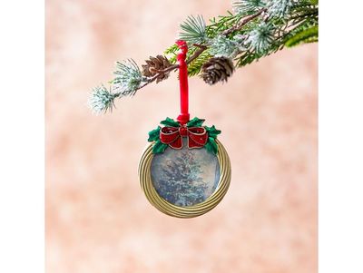 3" Bow Wreath Ornament Frame
