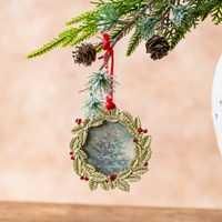 3" GOLD WREATH ORNAMENT FRAME