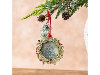3" Gold Wreath Ornament Frame