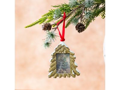 3.5" Snowy Tree Ornament Frame