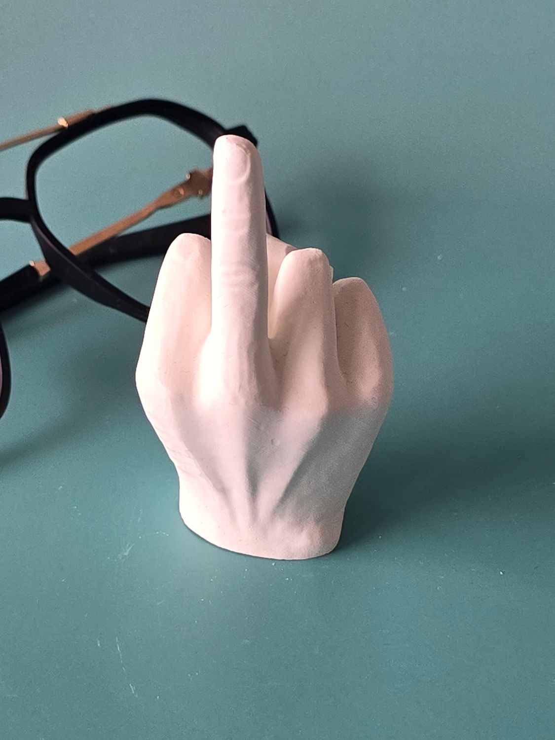 F#CK – ozdobny uchwyt na pierścionek