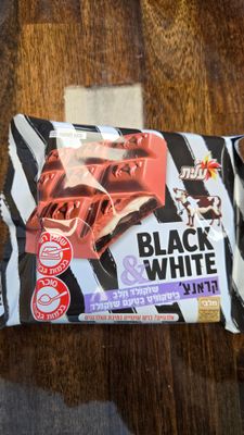 Elite, Crunch Black &amp; White Chocolate Biscuit