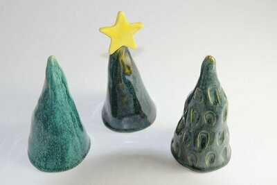 Weihnachtsbäume aus Keramik (Set - 3 Stück)