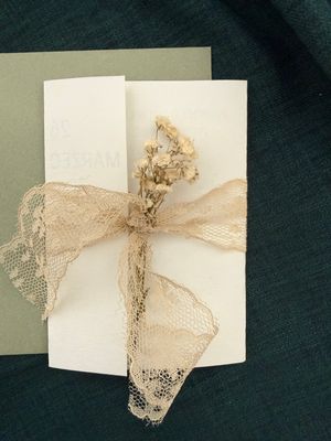 Zaproszenie ślubne z kwiatowymi detalami – Botanical Love