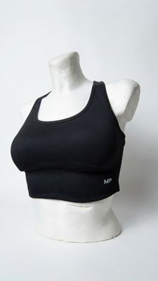 Czarny stanik sportowy na siłownię MP My Protein w rozmiarze M