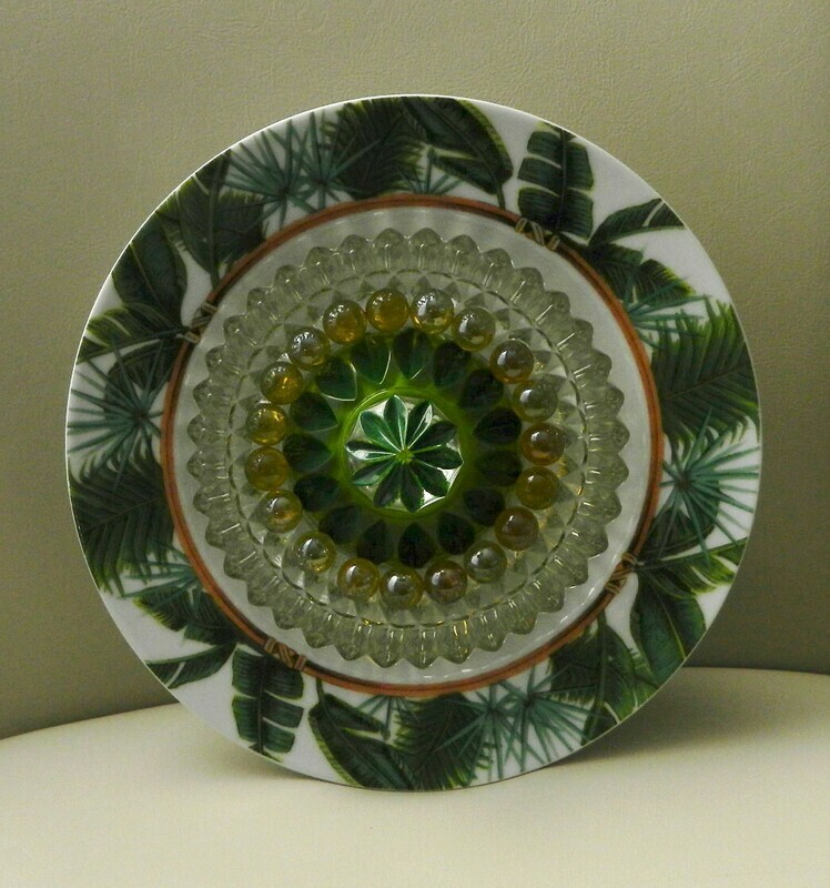PALM LEAF DESIGN  PLATE