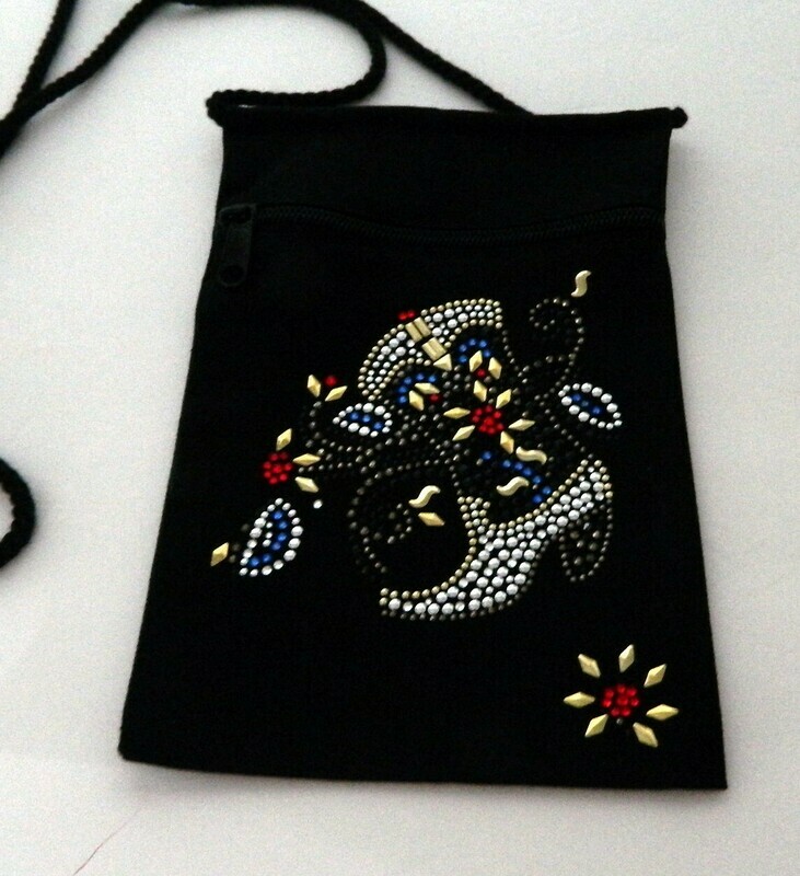 COWBOY BOOT w  FLOWERS 
Zipperd Embellished Pouch