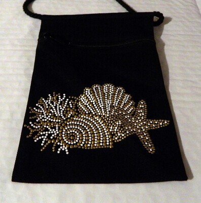 CLUSTER OF SEASHELLS 
Zippered Embellished Pouch