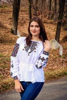 Вишиванка, жіноча вишивана блузка на домотканому полотні (Арт. 02161)
