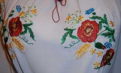 Вишиванка жіноча з квітами
