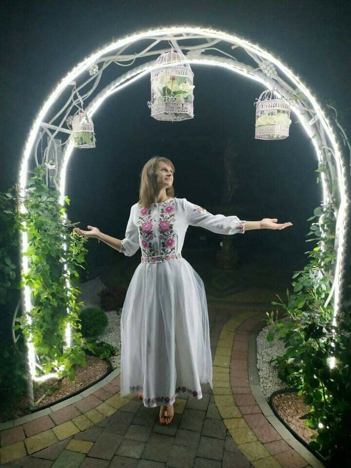 Вишиванка жіноча, сукня вишивана з квітами (Арт. 02355)