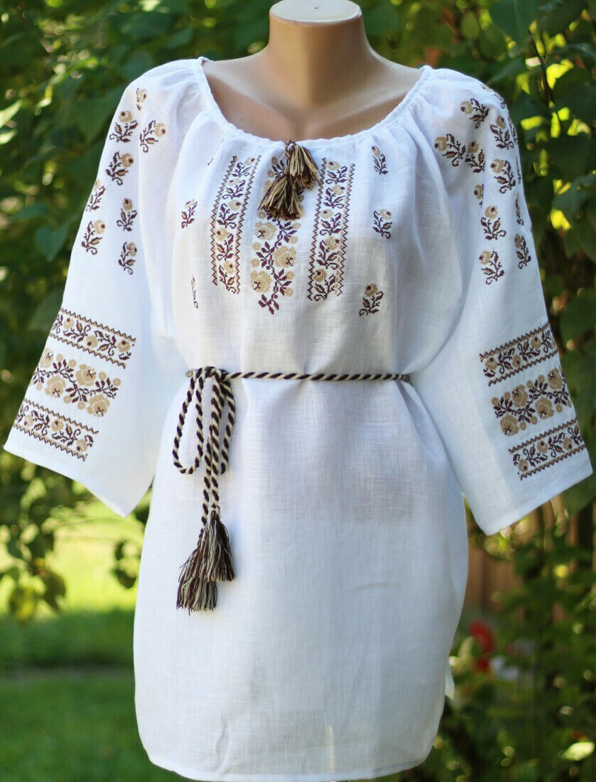 Вишиванка, жіноча вишивана блузка на білому льоні (Арт. 02385)