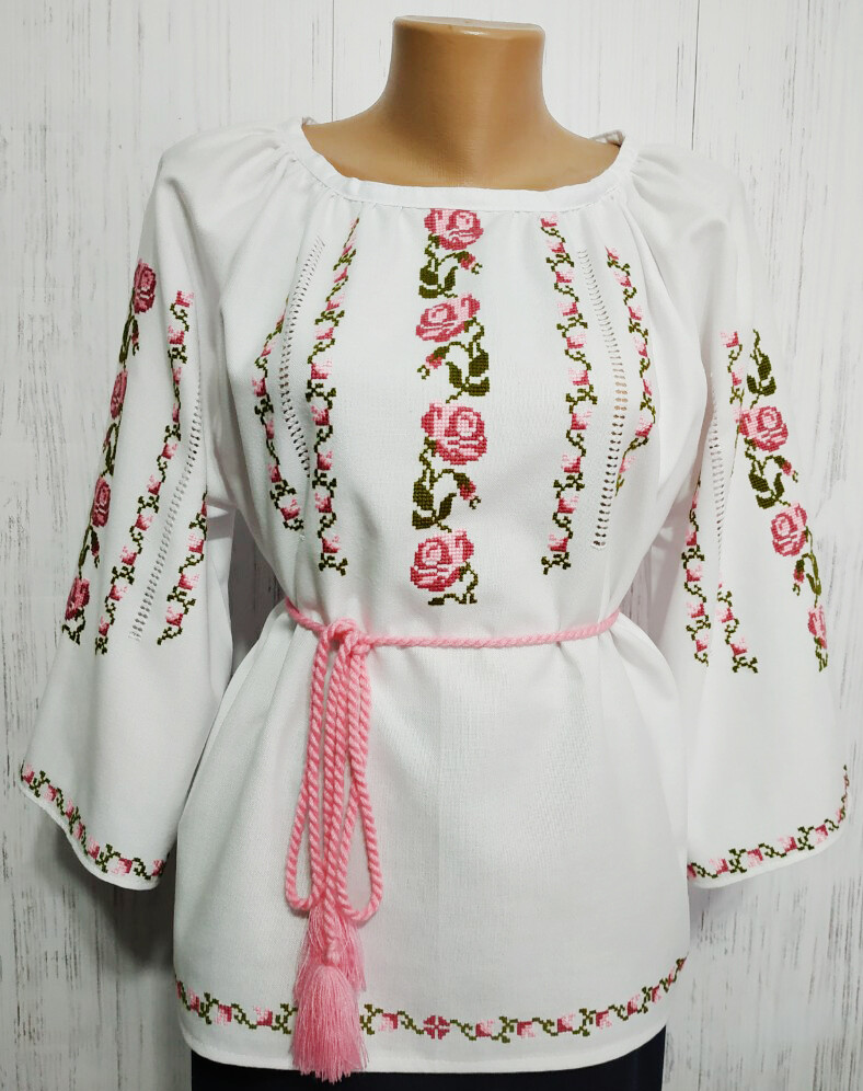 Вишиванка жіноча з квітами на домотканому полотні (Арт. 00481)