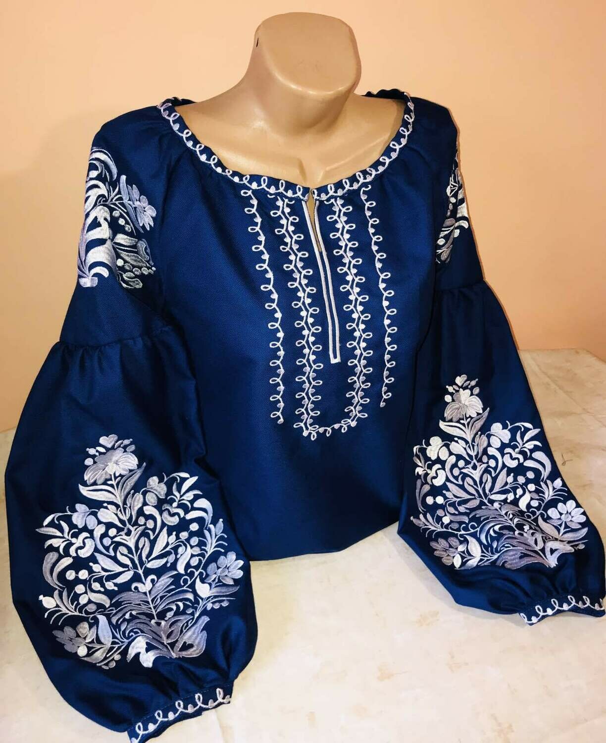 Вишиванка, жіноча вишивана блузка на синьому домотканому (Арт. 02564)
