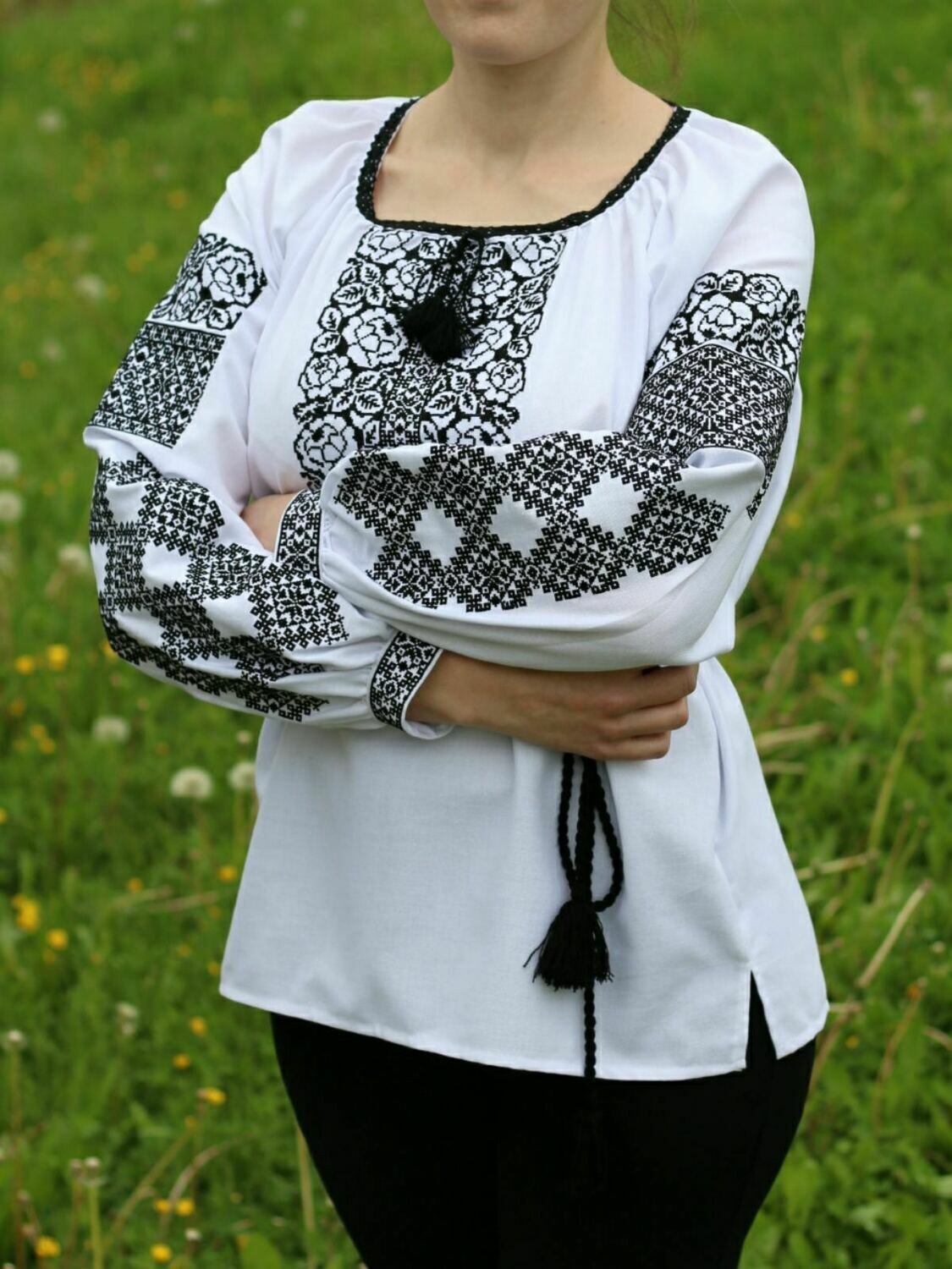 Вишиванка, жіноча вишивана блузка на домотканому полотні (Арт. 02635)