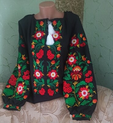 Вишиванка, жіноча вишивана блузка на чорному домотканому (Арт. 02813)