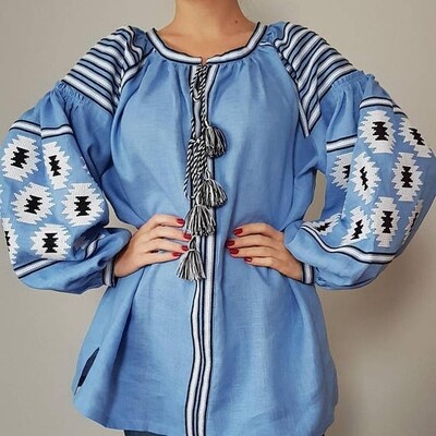 Вишиванка, жіноча вишивана блузка на блакитному льоні "Бохо" (Арт. 02930)