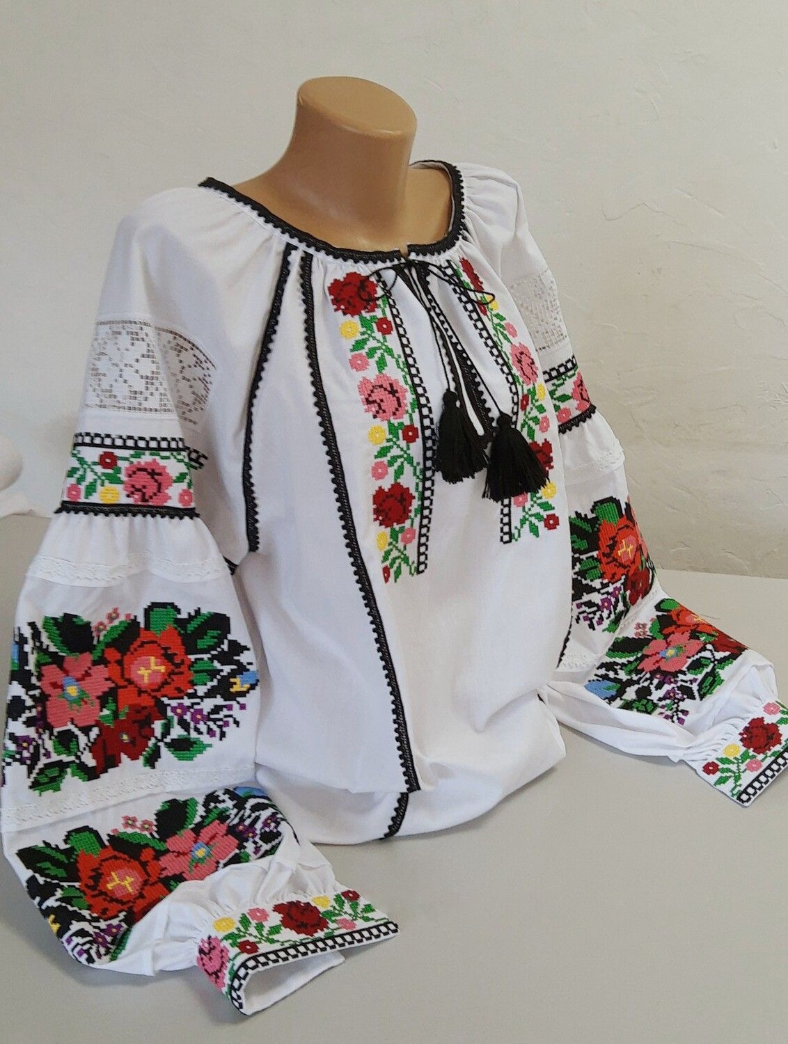 Вишиванка, жіноча вишивана блузка на домотканому полотні (Арт. 02974)
