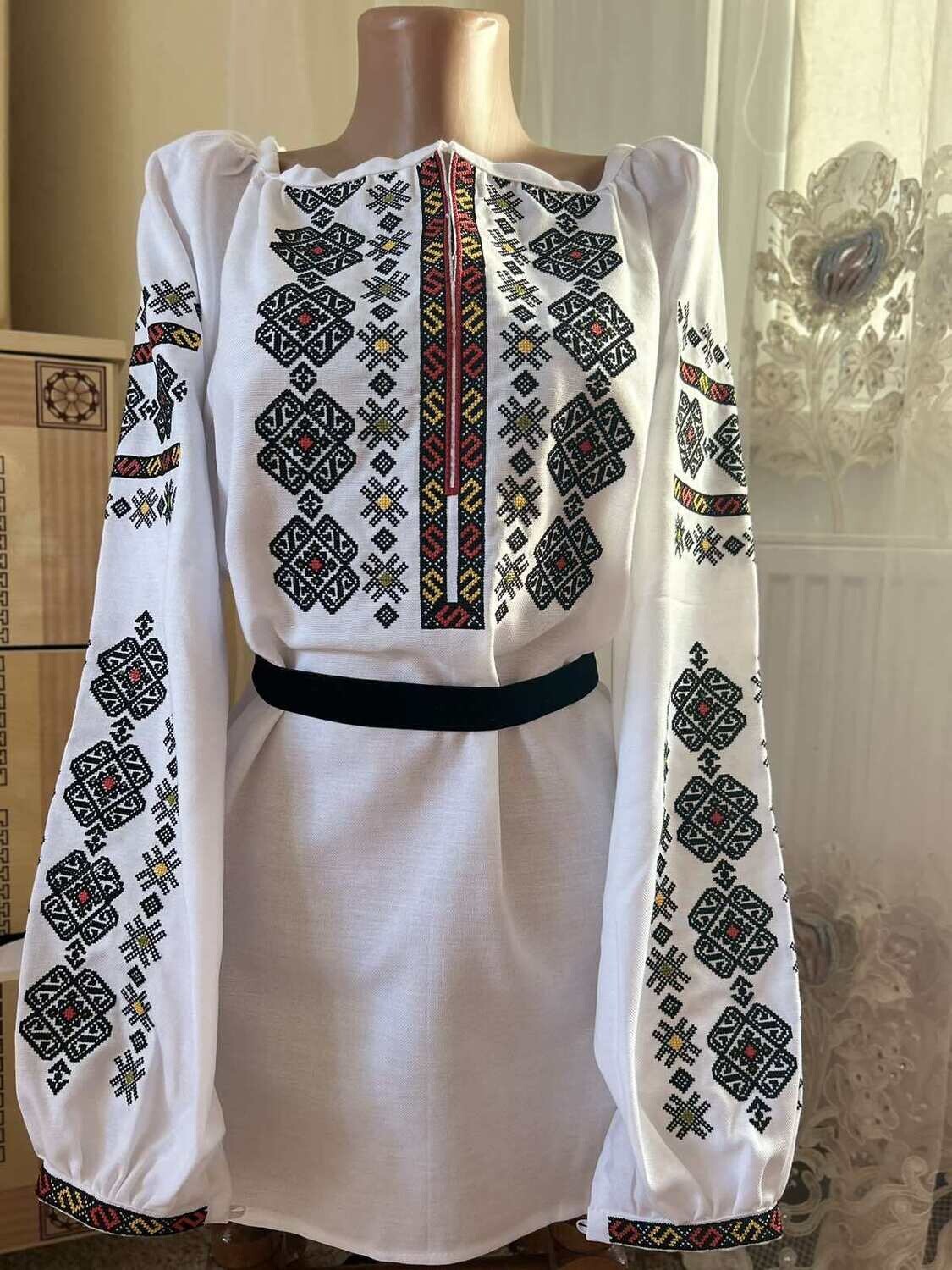 Вишиванка, жіноча вишивана блузка на домотканому полотні (Арт. 03273)