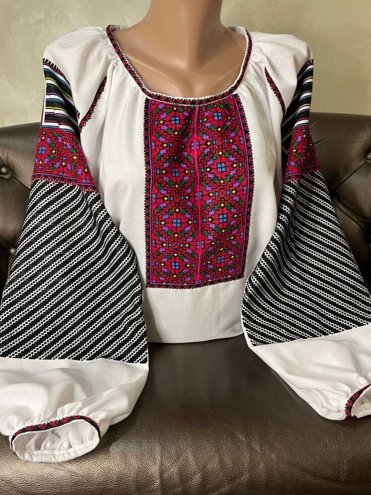 Вишиванка, жіноча вишивана блузка на домотканому полотні (Арт. 03297)