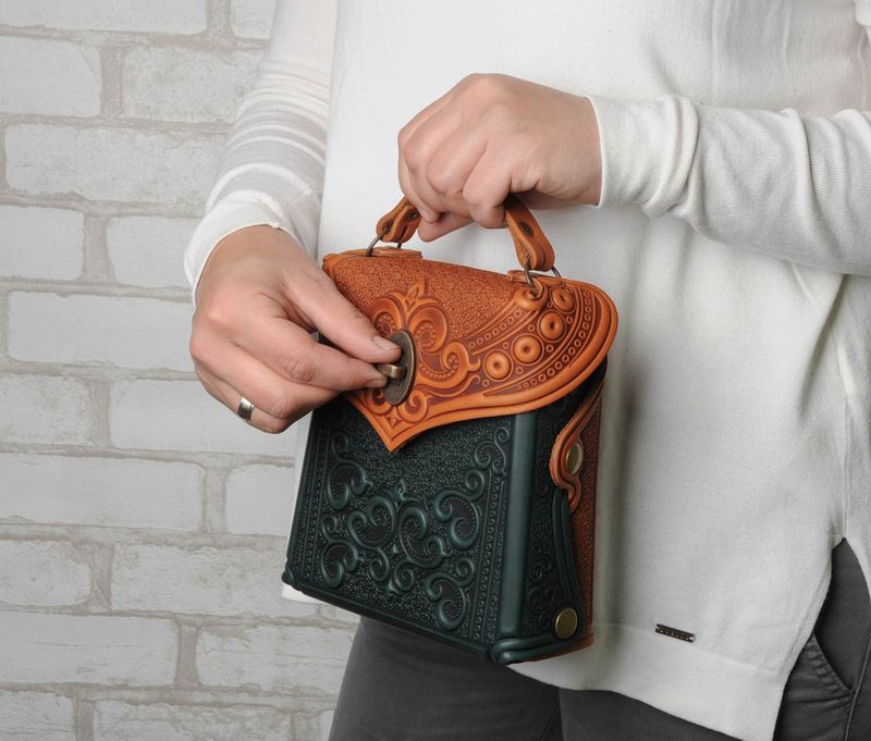 МІСЬКИЙ ЖІНОЧИЙ ШКІРЯНИЙ РЮКЗАК, МАЛЕНЬКИЙ СТИЛЬНИЙ РЮКЗАК, РУЧНА РОБОТА (Арт 03319) МІСЬКИЙ ЖІНОЧИЙ ШКІРЯНИЙ РЮКЗАК, МАЛЕНЬКИЙ СТИЛЬНИЙ РЮКЗАК, РУЧНА РОБОТА (Арт 03319)