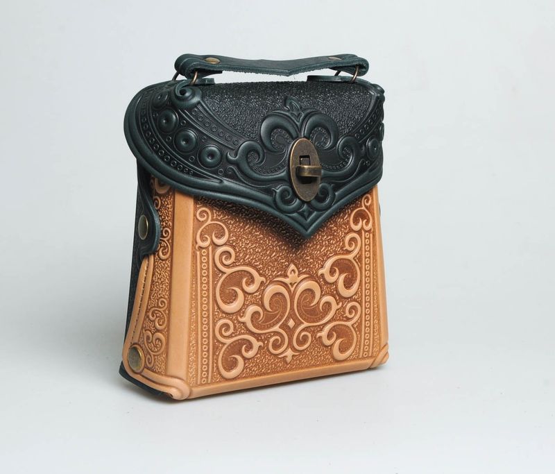 МІСЬКИЙ ЖІНОЧИЙ ШКІРЯНИЙ РЮКЗАК, МАЛЕНЬКИЙ СТИЛЬНИЙ РЮКЗАК, РУЧНА РОБОТА (Арт 03349) МІСЬКИЙ ЖІНОЧИЙ ШКІРЯНИЙ РЮКЗАК, МАЛЕНЬКИЙ СТИЛЬНИЙ РЮКЗАК, РУЧНА РОБОТА (Арт 03349)