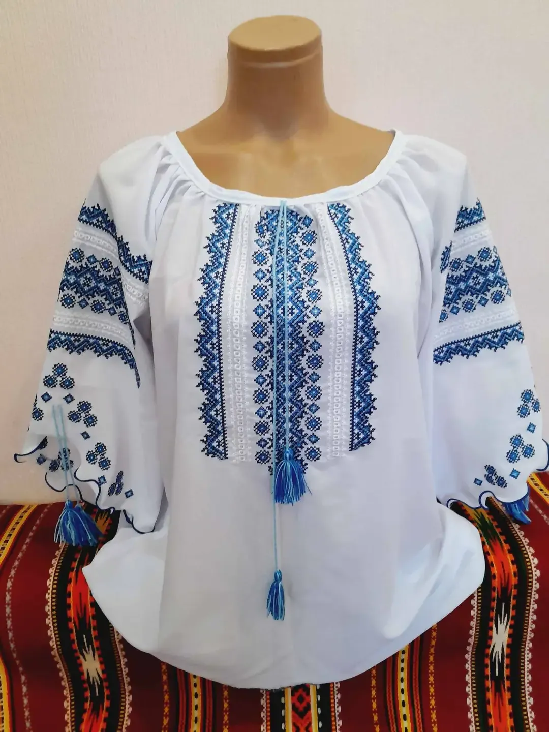 Вишиванка, жіноча вишивана блузка на білому шифоні (Арт. 03377)