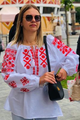 Вишиванка, жіноча вишивана блузка на білому льоні (Арт. 03378) Вишиванка, жіноча вишивана блузка на білому льоні (Арт. 03378)