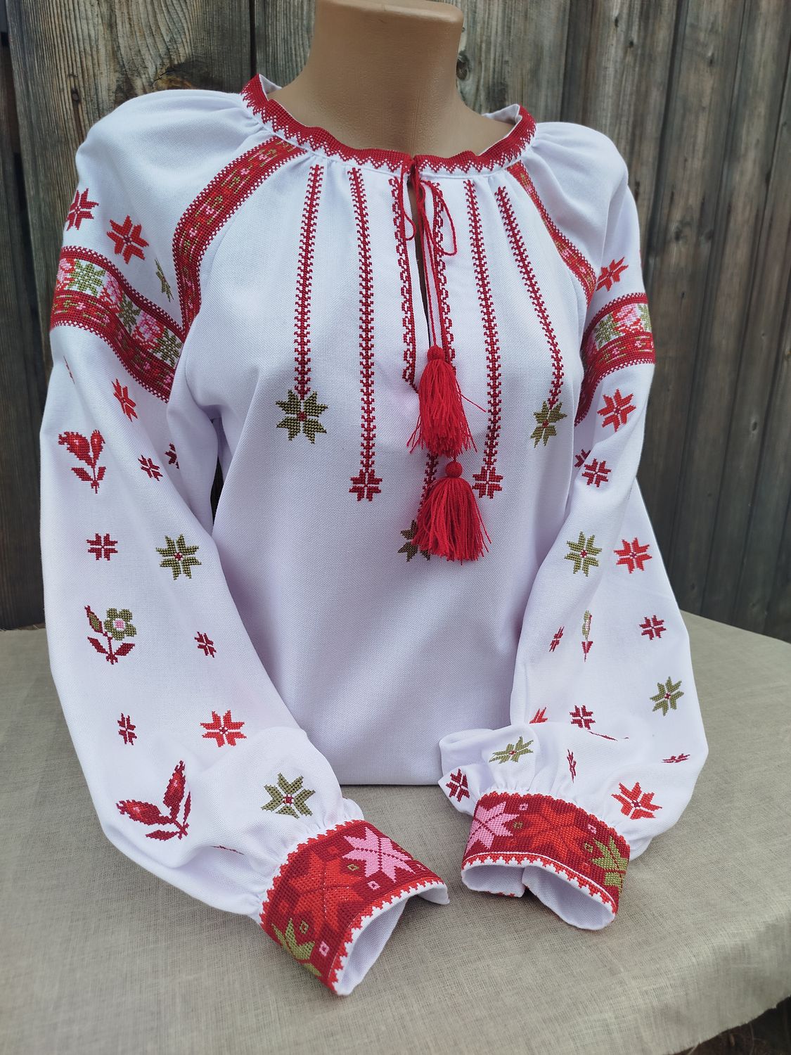 Вишиванка, жіноча вишивана блузка на домотканому полотні (Арт. 03381)