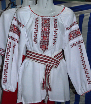 Вишиванка, жіноча вишивана блузка на домотканому полотні (Арт. 01778)