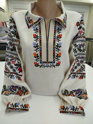 Вишиванка, жіноча вишивана блузка на сірому домотканому полотні (Арт. 03458) Вишиванка, жіноча вишивана блузка на сірому домотканому полотні (Арт. 03458)