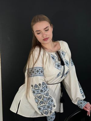 Вишиванка, жіноча вишивана блузка на сірому домотканому полотні (Арт. 03515)