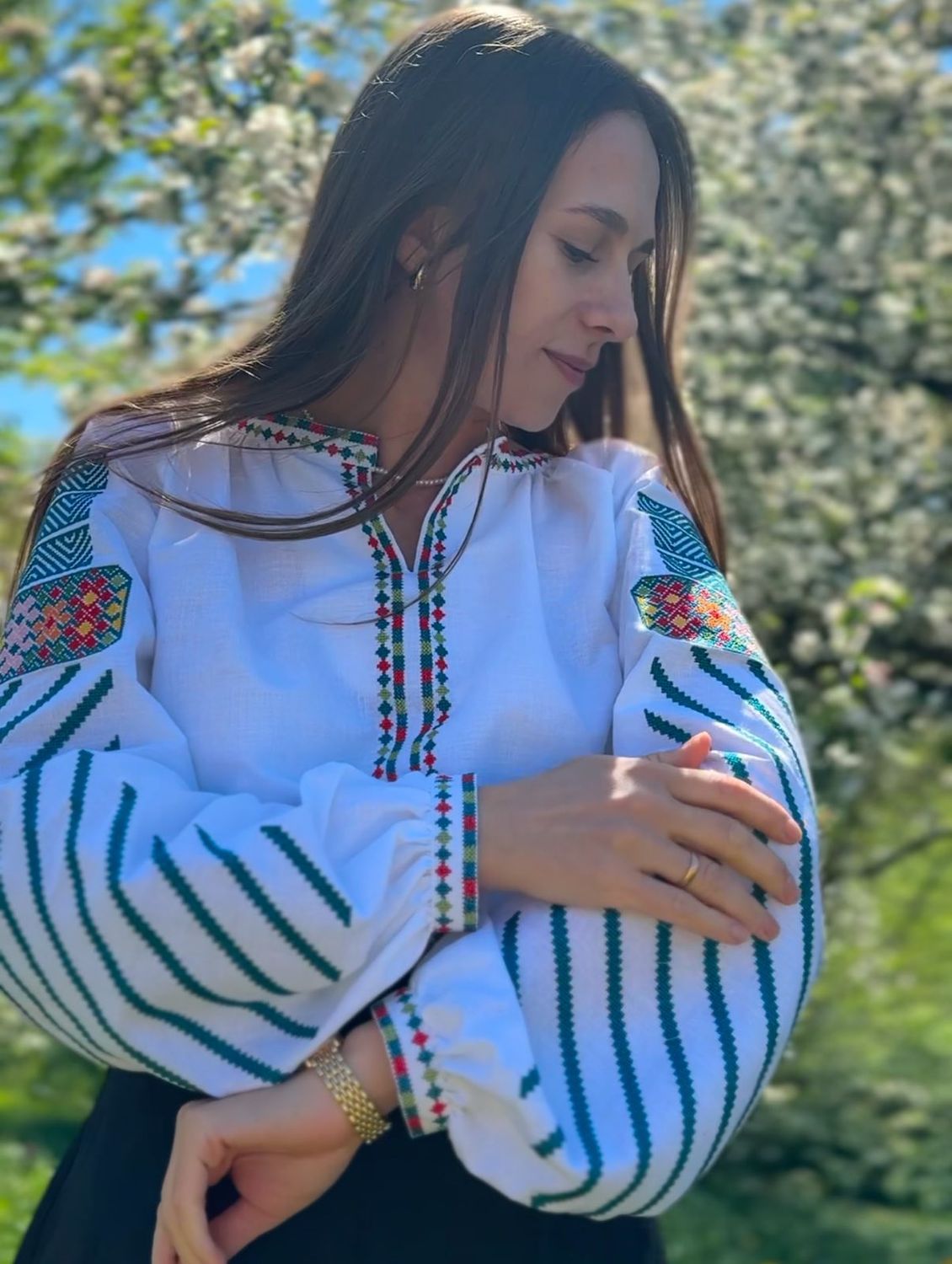 Вишиванка, жіноча вишивана блузка на білому льоні (Арт. 03654)