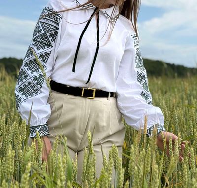 Неймовірно красива вишиванка, жіноча вишивана блузка на домотканому полотні (Арт. 03658) Неймовірно красива вишиванка, жіноча вишивана блузка на домотканому полотні (Арт. 03658)