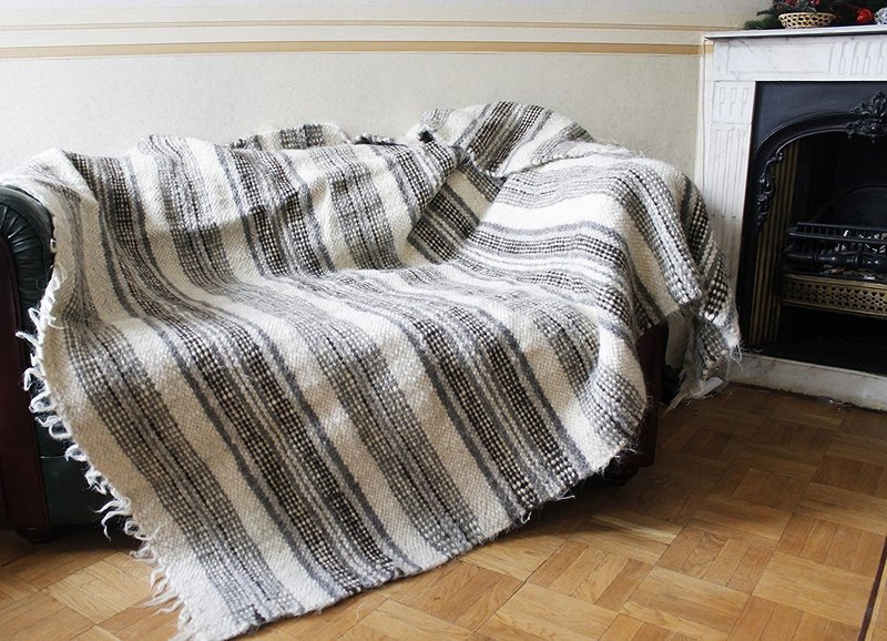 Ліжник нечесаний з натуральної овечої вовни (Арт. 01918) Ліжник нечесаний з натуральної овечої вовни (Арт. 01918)