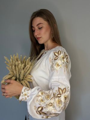Вишиванка, жіноча вишивана блузка на білому домотканому (Арт. 03687)