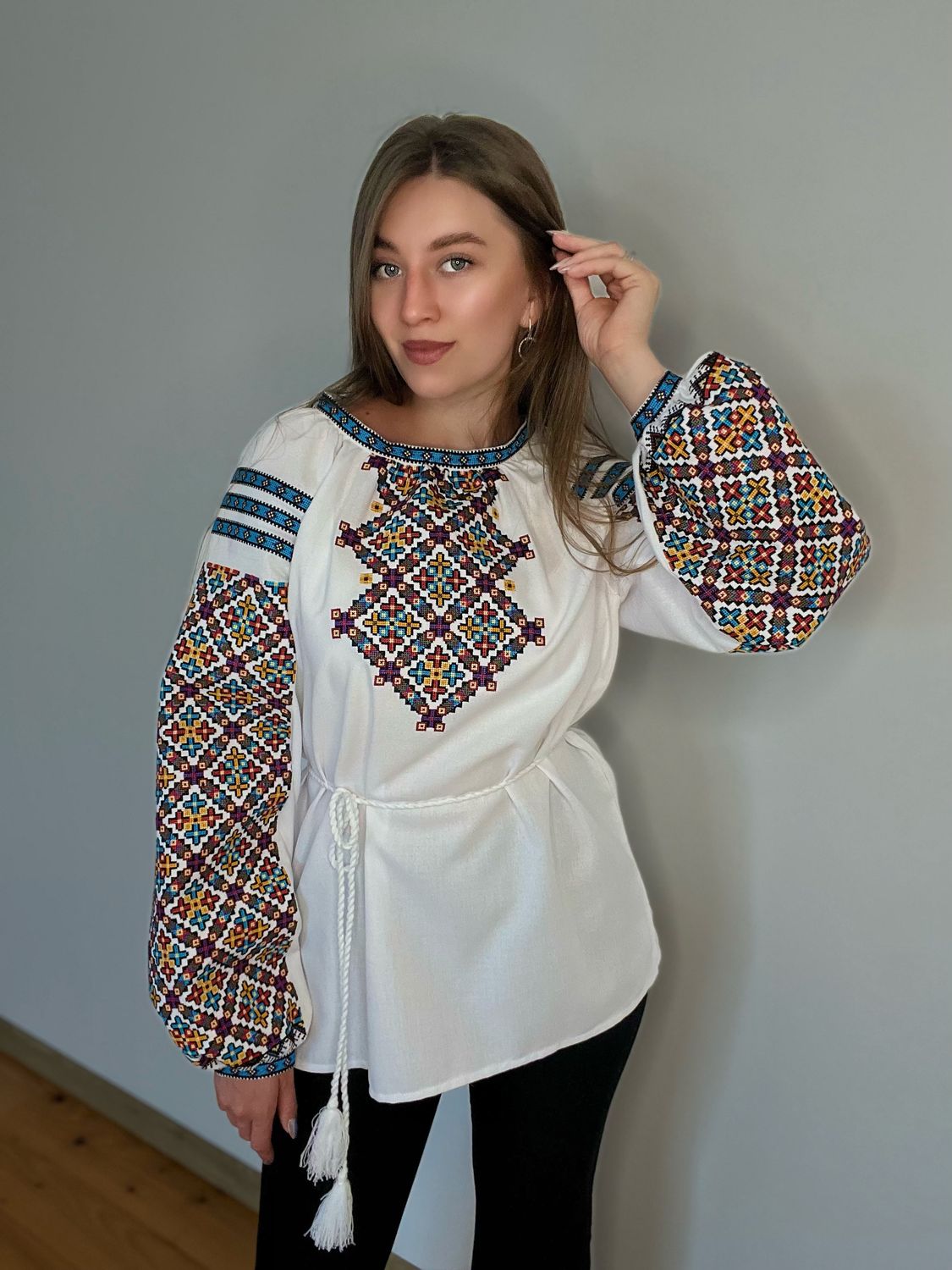 Вишиванка, жіноча вишивана блузка на домотканому полотні (Арт. 03694)