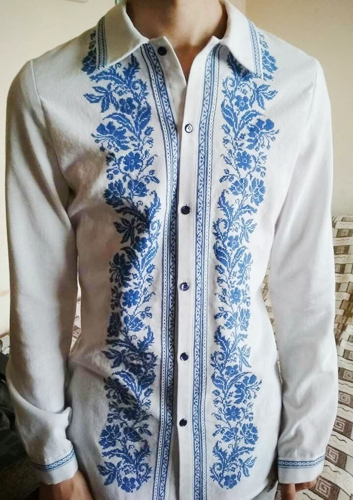 Вишиванка чоловіча вишита безпосередньо на домотканому полотні (Арт. 03700)