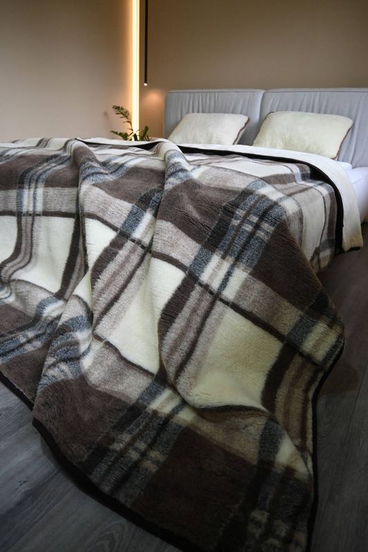 Плед з овечої шерсті з геометричним візерунком — теплий і натуральний Плед з овечої шерсті з геометричним візерунком — теплий і натуральний