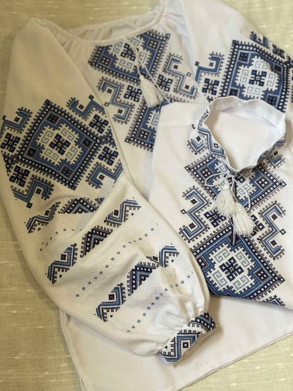 Пара вишиванок на білому льоні, жіноча та чоловіча вишиванка. Комплект вишиванок (Арт. 03725)