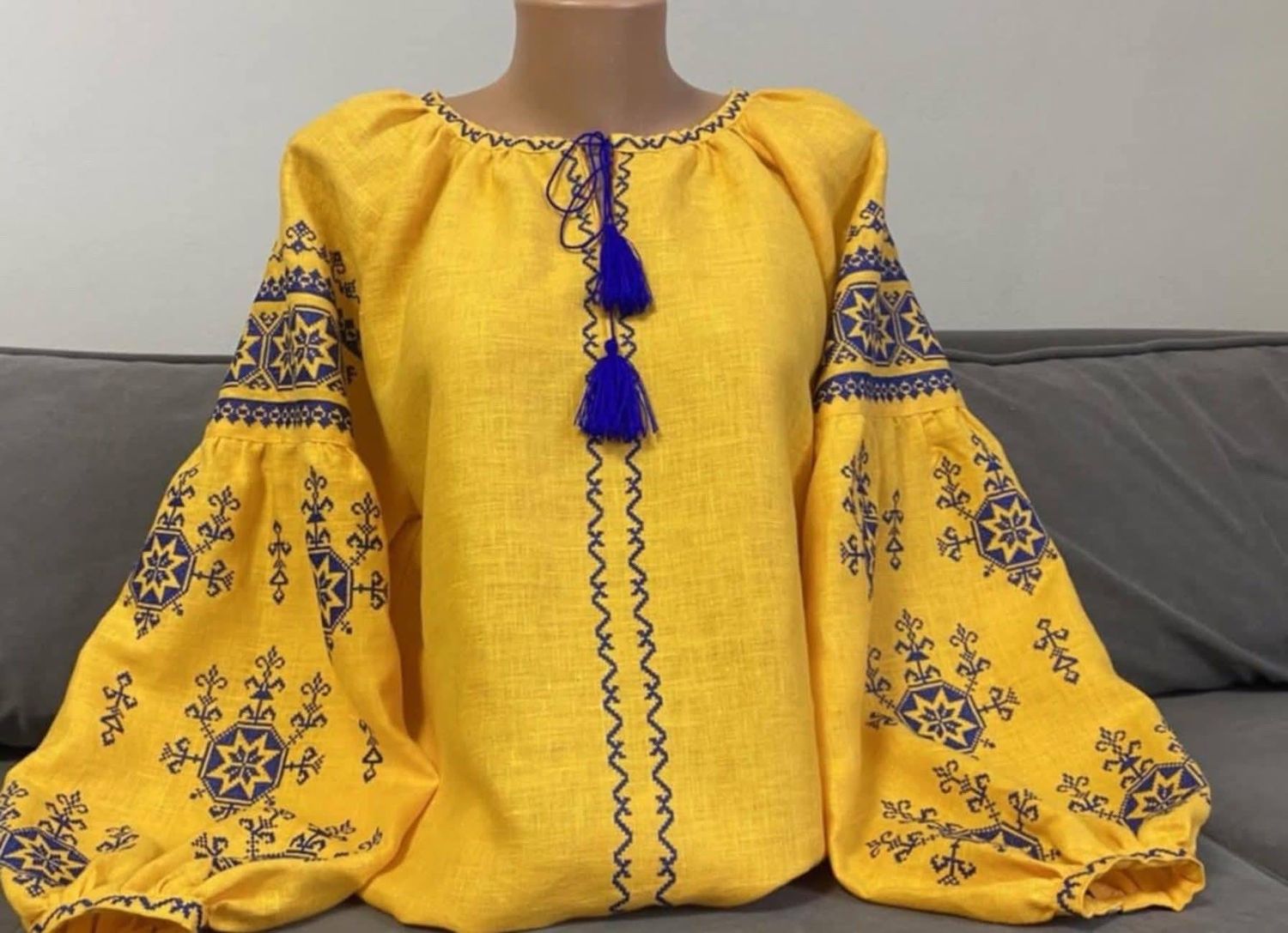 Вишиванка, жіноча вишивана блузка на жовтому домотканому (Арт. 03735)