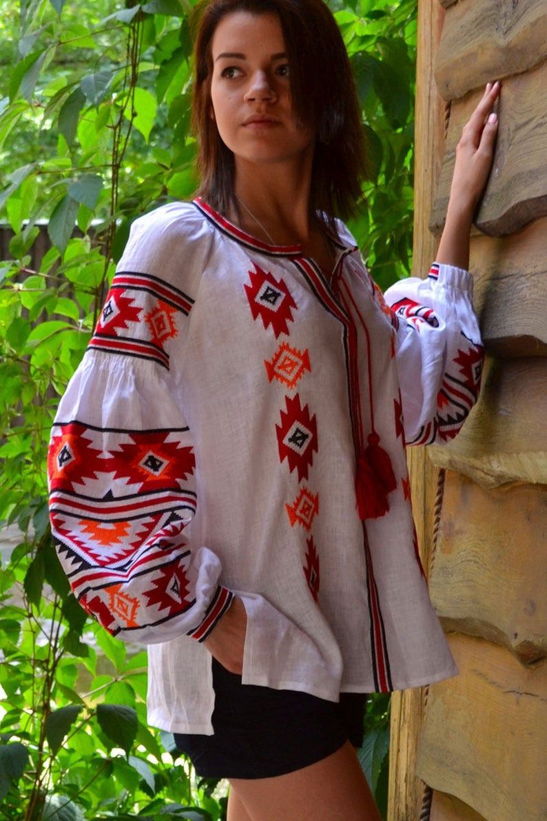 Вишиванка, жіноча вишивана блузка на білому льоні (Арт. 03745)