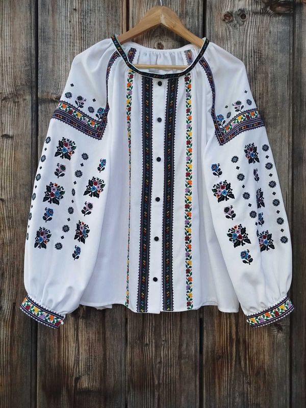 Вишиванка, жіноча вишивана блузка на домотканому полотні (Арт. 03757)